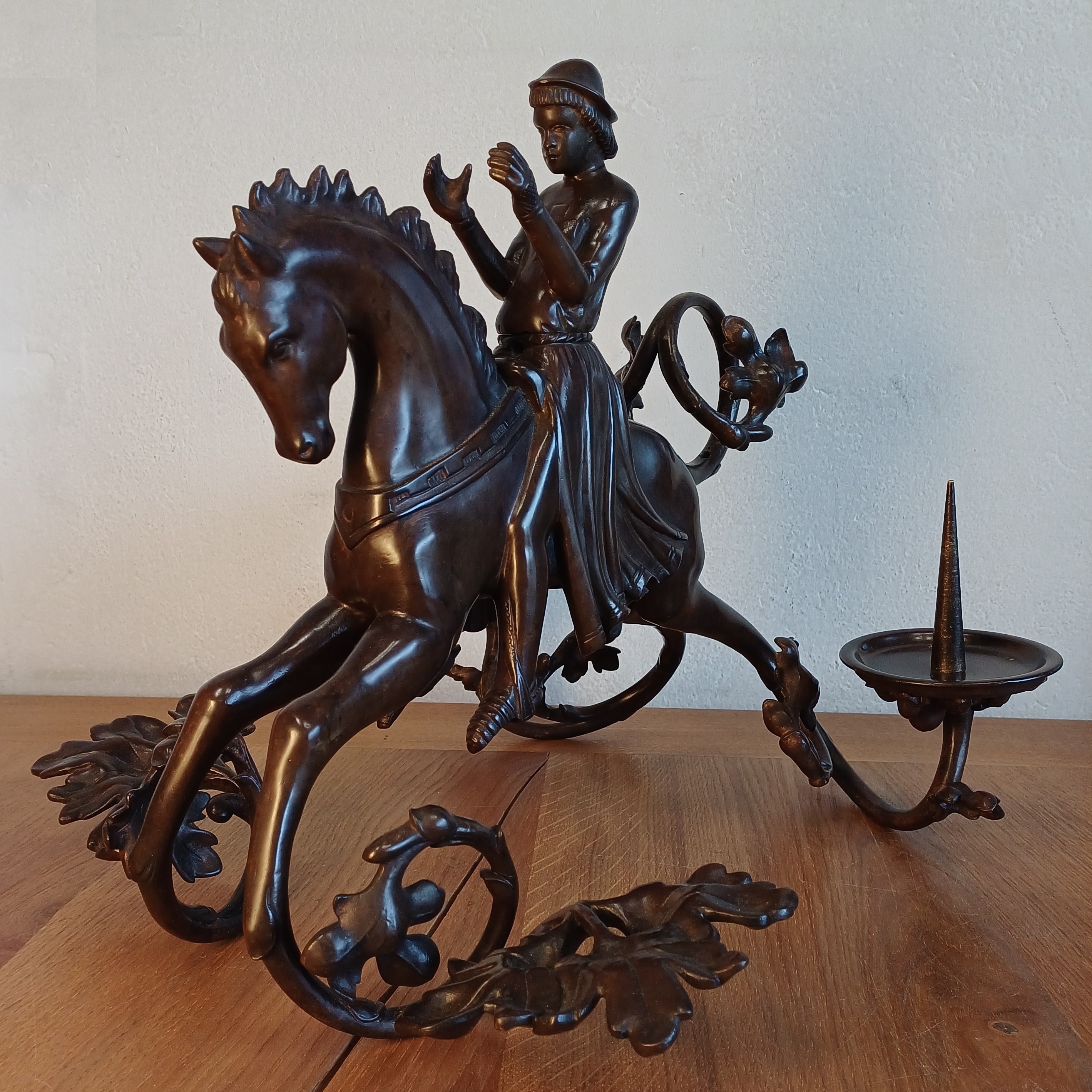 Element de lustre dessiné par Violet le Duc - Collection particulière